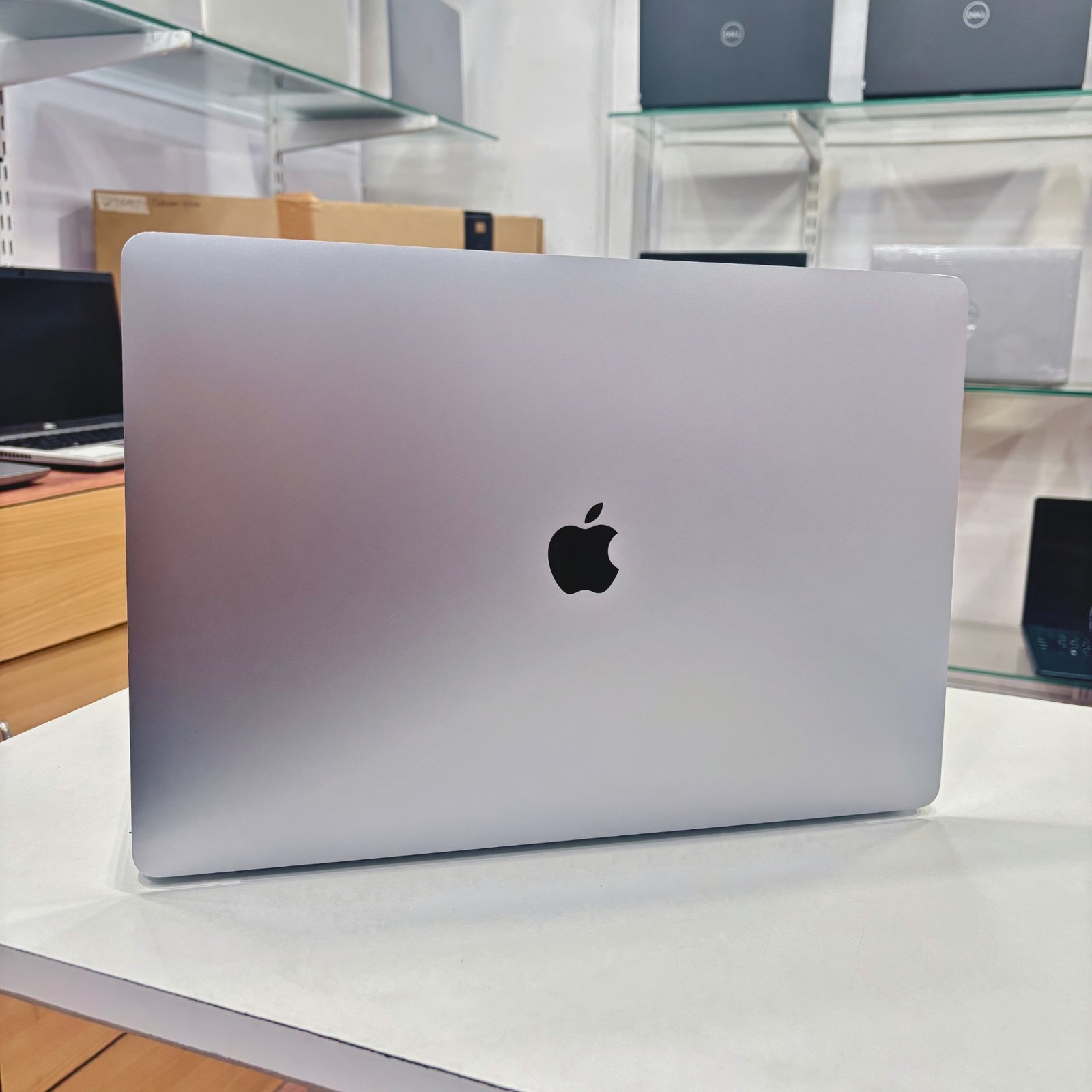Apple MacBook Pro 16