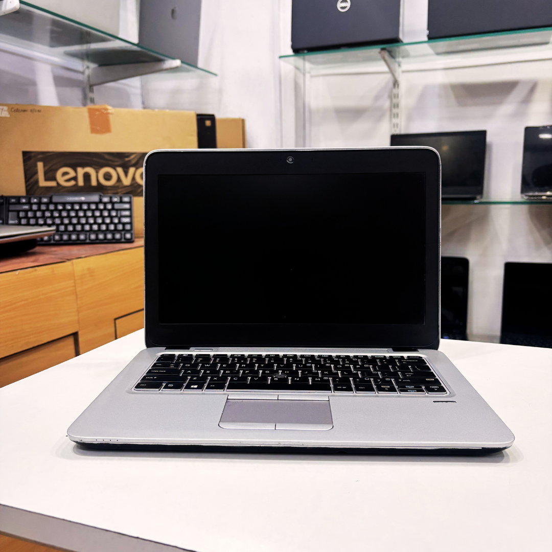 Refurbished HP EliteBook 820 G4, Smartchoice, Intel Core i5 (7th Gen), 8GB RAM, 256GB SSD, 12.5